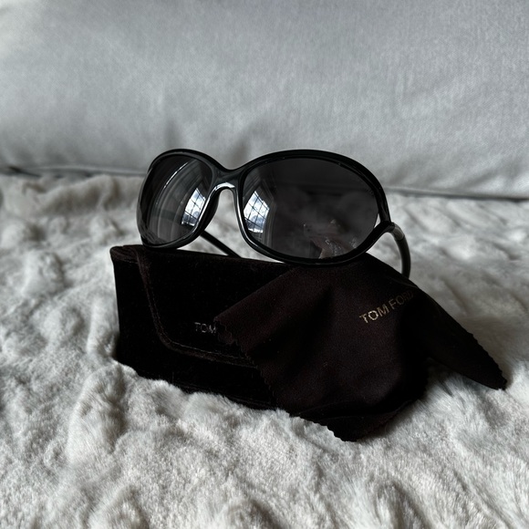 Tom Ford Jennifer Soft Oval Shaped Sunglasses Dark Gray/Blue Gradient 100 UV - Picture 5 of 6